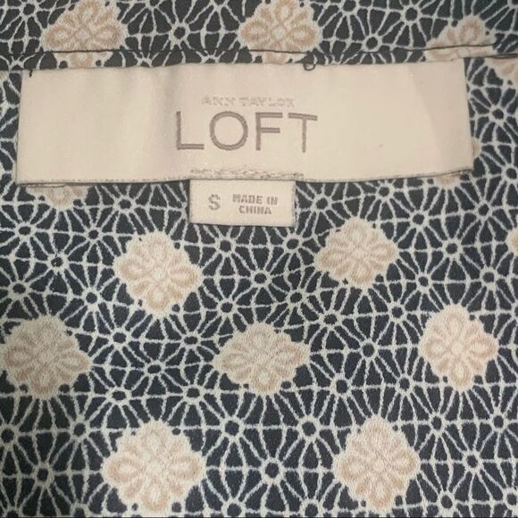 LOFT Gray Geometric Blouse, S - Picture 5 of 7